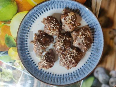 Kalakutų kotletai su sezamu pagrindine nuotrauka