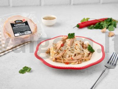 Ryžių makaronai su kiauliena pagrindine nuotrauka