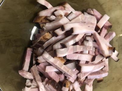 Sultinys su rūkytomis šoninėmis, dešromis ir kaparėliais Žingsnis 2