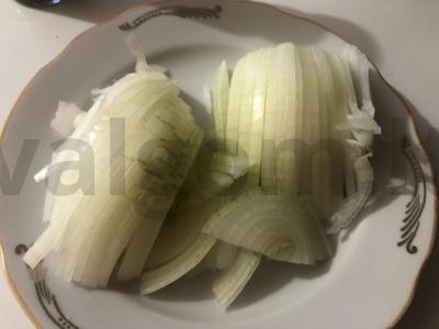 Sultinys su rūkytomis šoninėmis, dešromis ir kaparėliais Žingsnis 3