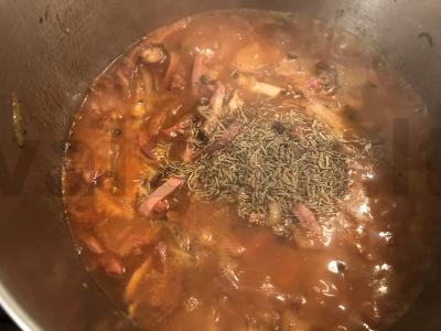 Sultinys su rūkytomis šoninėmis, dešromis ir kaparėliais Žingsnis 11