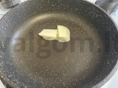 Kiaušiniai su saldžiuoju pipiru Žingsnis 1