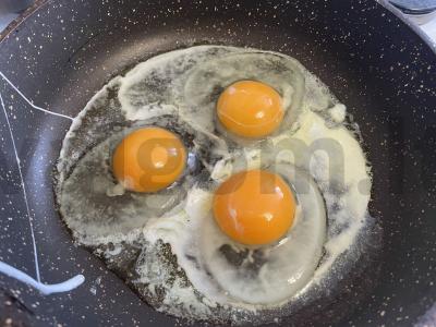 Kiaušiniai su saldžiuoju pipiru Žingsnis 2