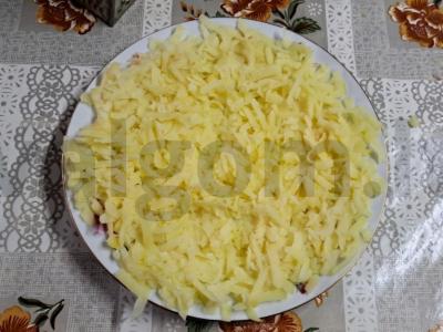 Silkė po kailiu iš kiaušinių ir daržovių Žingsnis 3