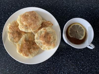 Varškės blynai su ruduoju cukrumi orkaitėje pagrindine nuotrauka