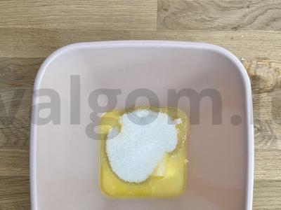 Jogurtiniai sausainiai su šokoladu Žingsnis 1