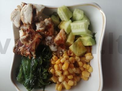 Poke su vištiena pagrindine nuotrauka