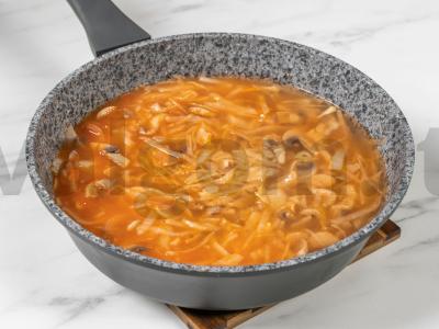 Grybų solianka keptuvėje Žingsnis 7