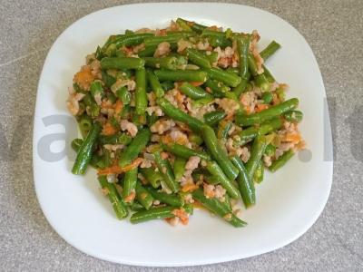 Žaliosios pupelės su kiaulienos faršu pagrindine nuotrauka