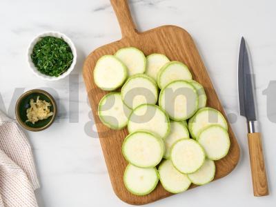 Kepti cukinijos grietinės padaže Žingsnis 1