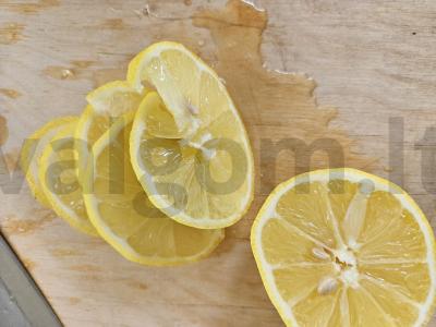 Skanus naminis limonadas su mėtomis Žingsnis 1