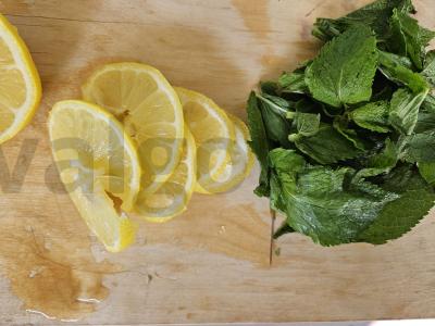 Skanus naminis limonadas su mėtomis Žingsnis 2