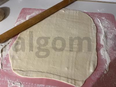 Rudasis pyragas iš mielinės tešlos su traškia kopūstų įdaru Žingsnis 7