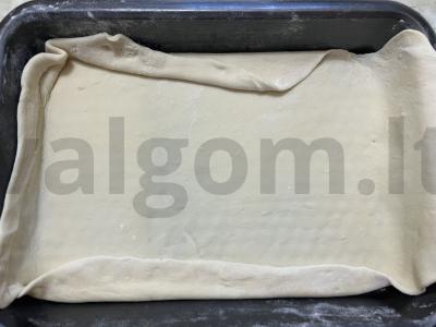 Rudasis pyragas iš mielinės tešlos su traškia kopūstų įdaru Žingsnis 8