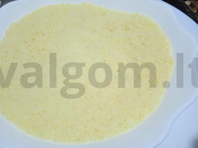 Kuskusas su brokoliais, morkomis ir svogūnais Žingsnis 2