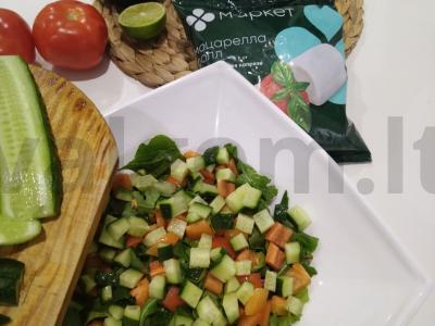 Vasaros salotos su rukola ir mocarela sūriu Žingsnis 3