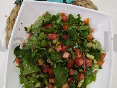 Vasaros salotos su rukola ir mocarela sūriu Žingsnis 5