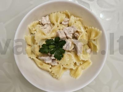 Makaronai su kalakutiena Alfredo padaže pagrindine nuotrauka