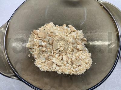 Rūgštus pieno desertas su sausainiais ir razinomis Žingsnis 2