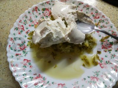 Kanarė su varškės sūriu, marinuotais agurkais ir silke Žingsnis 3