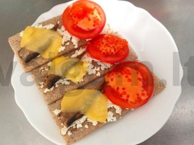 Užkandis „Šprotos poilsiaujant“ pagrindine nuotrauka