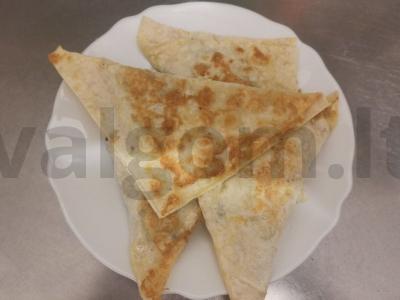 Trikampiai su bulvėmis ir jūros kopūstais pagrindine nuotrauka