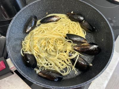 Makaronai su midijomis grietinėlės padaže Žingsnis 3