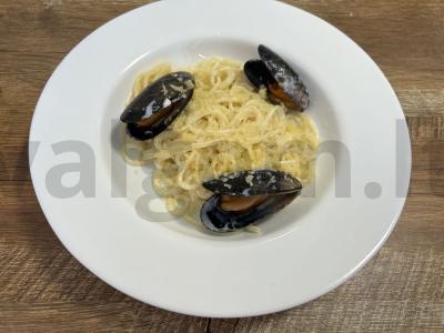 Makaronai su midijomis grietinėlės padaže pagrindine nuotrauka