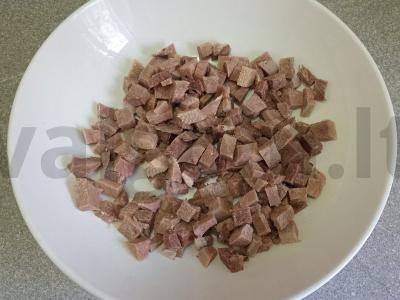 Šaltibarščiai su virta jautienos liežuviu ant duonos kvaso Žingsnis 1