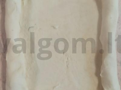 Šaldyto tešlos pyragas su mėlynėmis Žingsnis 1