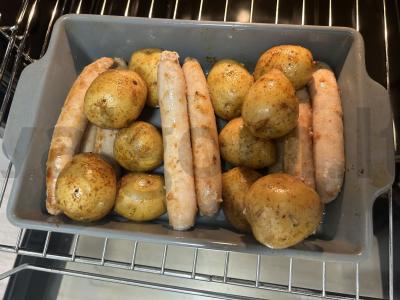 Dešrelės „Barbekiu“ su bulvėmis orkaitėje Žingsnis 4