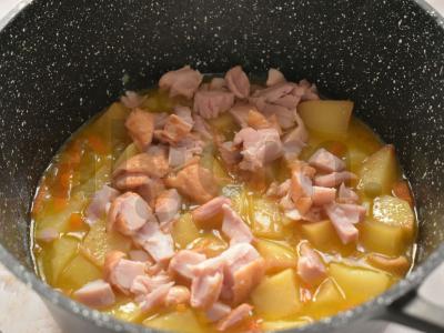 Troškinta bulvė su rūkytomis vištienos krūtinėlėmis Žingsnis 5