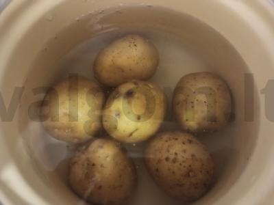 Bulvių valtelės su jūros kopūstais ir varškės sūriu Žingsnis 1