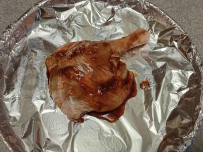 Anties šlaunelė, marinuota medaus marinade ir kepta su obuoliais Žingsnis 3