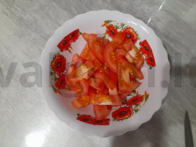 Sultingas pomidorų salotas su žirneliais ir svogūnais Žingsnis 2