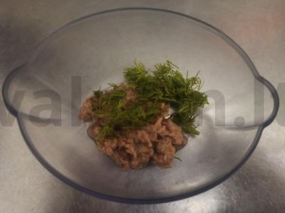 Ryžiai su žuvies konservais puode Žingsnis 1