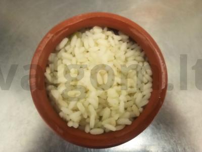 Ryžiai su žuvies konservais puode Žingsnis 2