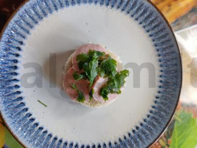 Sumuštinis su kumpiu, žolelėmis ir padažu Žingsnis 6