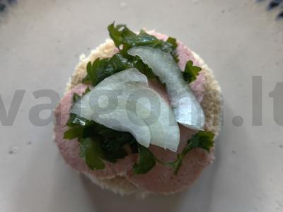 Sumuštinis su kumpiu, žolelėmis ir padažu Žingsnis 7