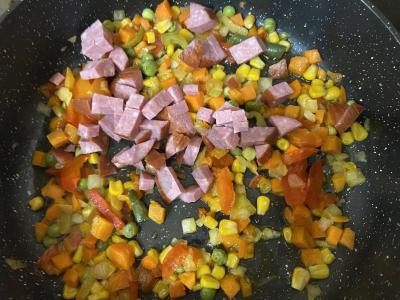 Makaronai su dešra, sūriu ir daržovėmis Žingsnis 3