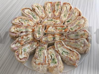 Tortilijos ritinys „Vaivorykštė“ pagrindine nuotrauka