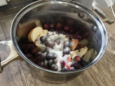 Kvapnus ir sočius kompotas iš sezoninių vaisių Žingsnis 3