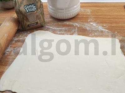 Sluoksniuotos lazdelės su ruduoju cukrumi ir cinamonu Žingsnis 1