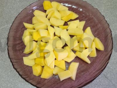 Keptas bulvių, kalakutienos ir pievagrybių patiekalas Žingsnis 1