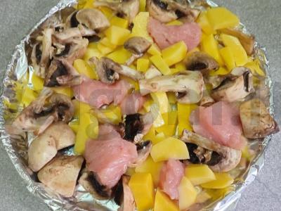 Keptas bulvių, kalakutienos ir pievagrybių patiekalas Žingsnis 4