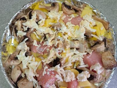 Keptas bulvių, kalakutienos ir pievagrybių patiekalas Žingsnis 6