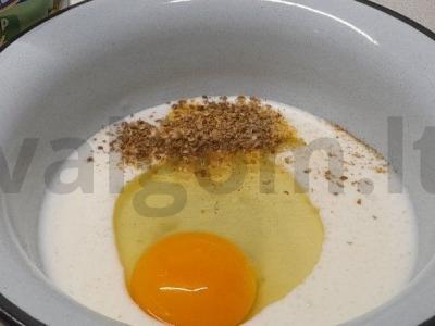 Ruginis blynas su borodinų duonos skoniu Žingsnis 1