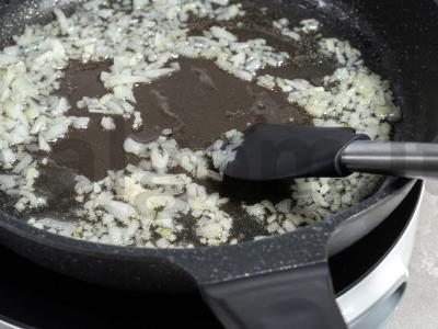 Vištienos krūtinėlė su raudonaisiais pupelėmis Žingsnis 2