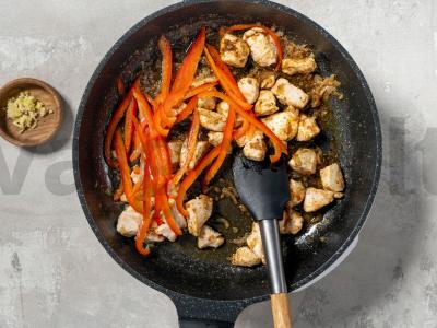 Vištienos krūtinėlė su raudonaisiais pupelėmis Žingsnis 8