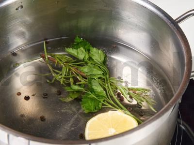 Virta tilapija su kaparėliais ir rozmarinu Žingsnis 1